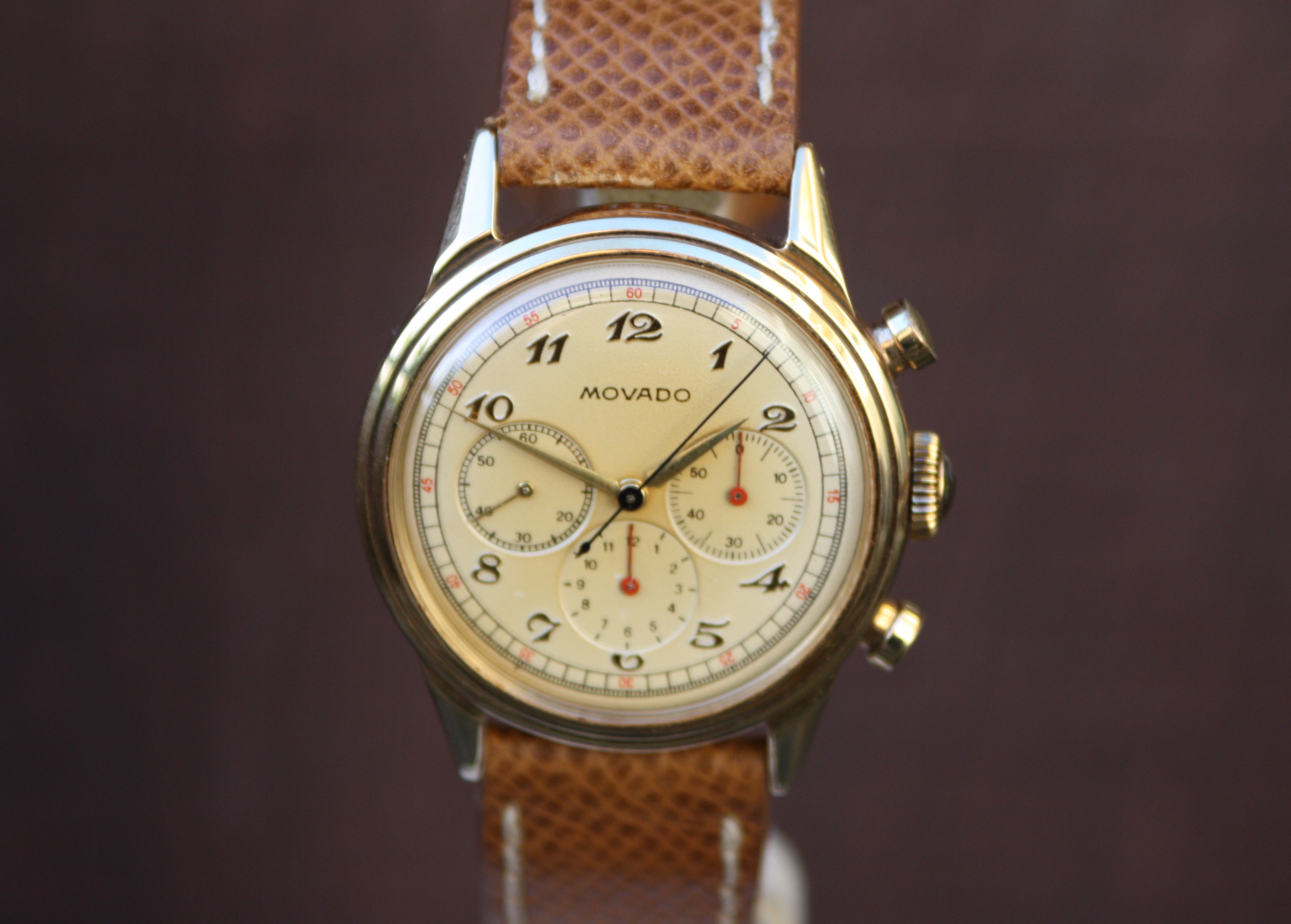 MOVADO M95 Chronograph Yellow Gold 1950's - Vintage Times